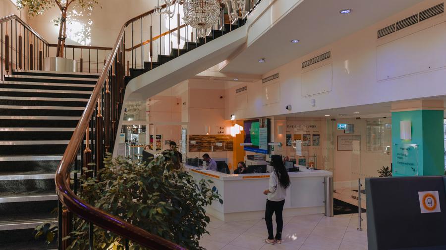 ESL Languages Alpadia London Central gallery 1